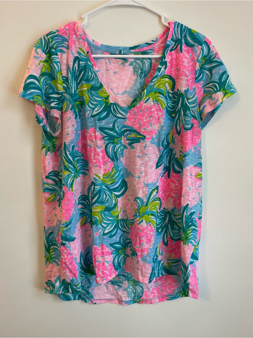 NWOT M Lilly Pulitzer Etta V-Neck Tee Colorful Cotton Preppy Summer Tropical